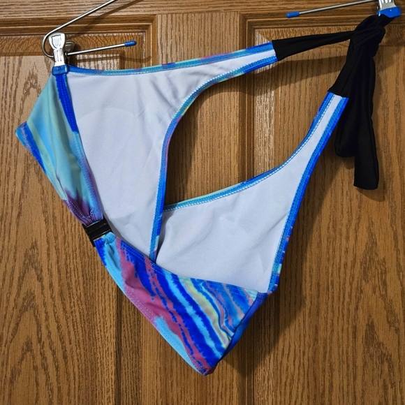 Colorful Two-Piece Bikini • Mid-Rise Bottoms • Tie Top • Size Medium • - Picture 6 of 9